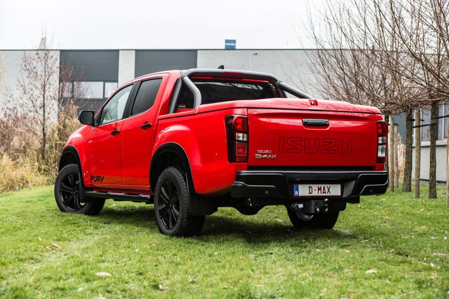  Isuzu D-Max Fury Double Cab 2018 года  (EU) (фото 2 из 18)